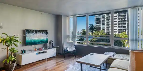 1500 Bay Rd