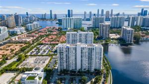 2801 NE 183rd St Unit 1016W
