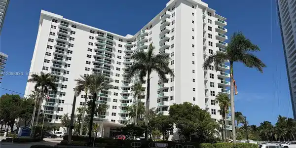 3001 S Ocean Dr