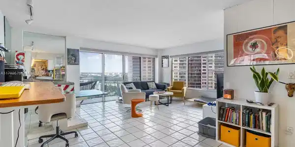 11111 Biscayne Blvd