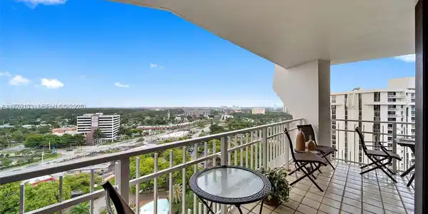 2000 Towerside Ter