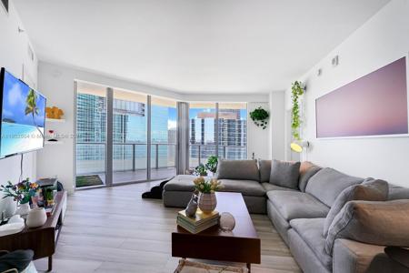 1300 Brickell Bay Dr