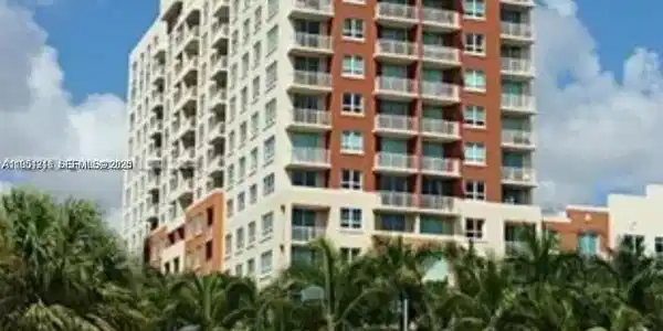 2000 N Bayshore Dr