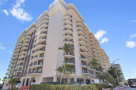8877 Collins Ave