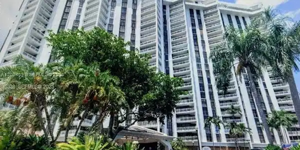 4000 Towerside Ter