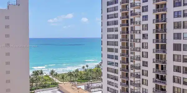 10185 Collins Ave