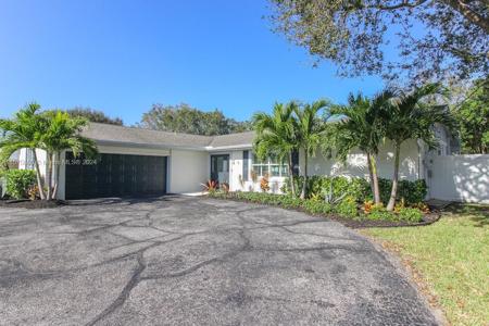300 River Dr