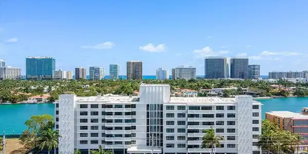 10101 E Bay Harbor Dr