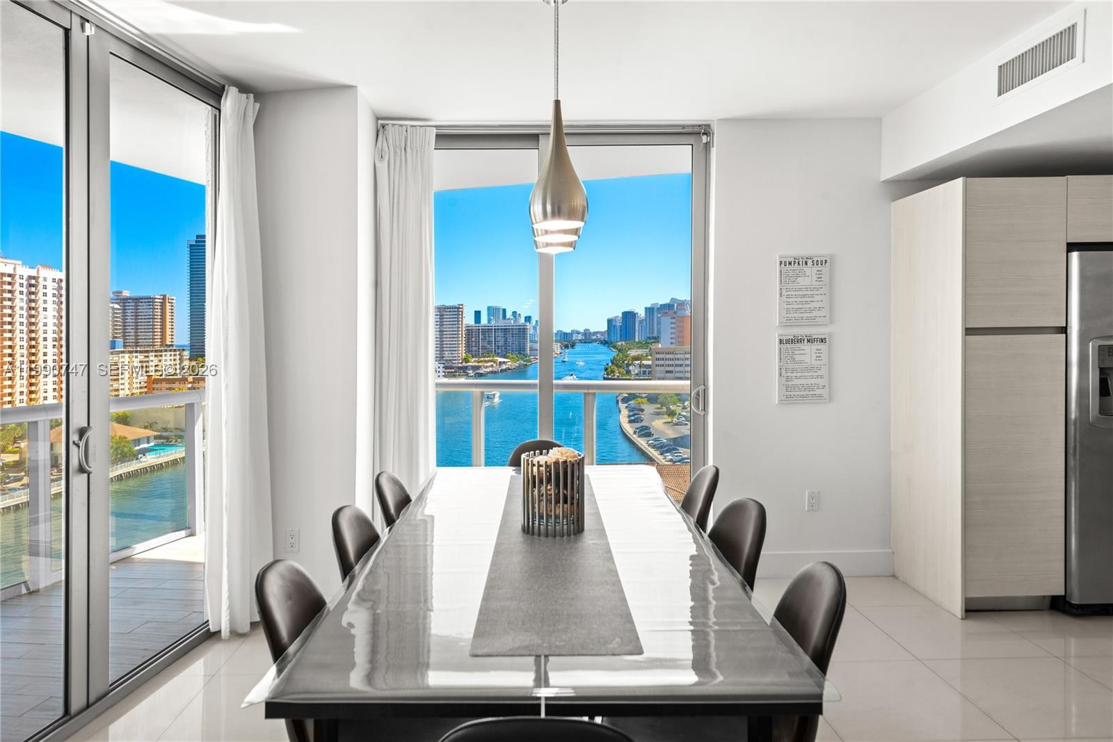 Image 2: Have Breakfast with a Water View