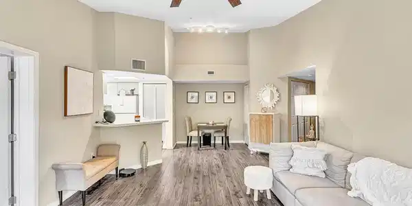 2131 SE 10th