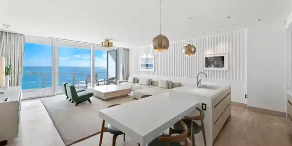 9111 Collins Ave