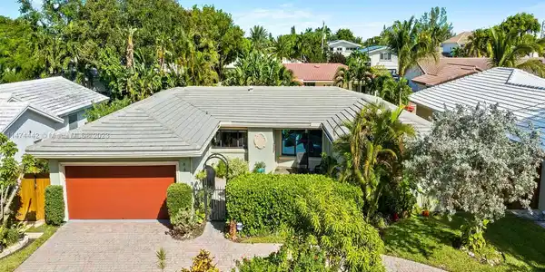 48 Castle Harbor Isle