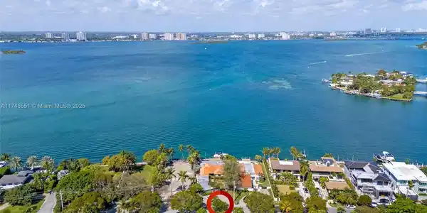 900 N Shore Dr