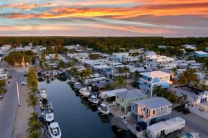 325 Calusa St #205
