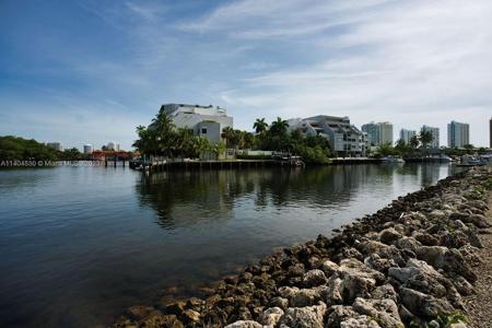 400 Kings Point Dr Unit 314