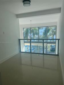 6000 Collins Ave