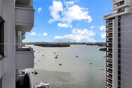 11 Island Ave
