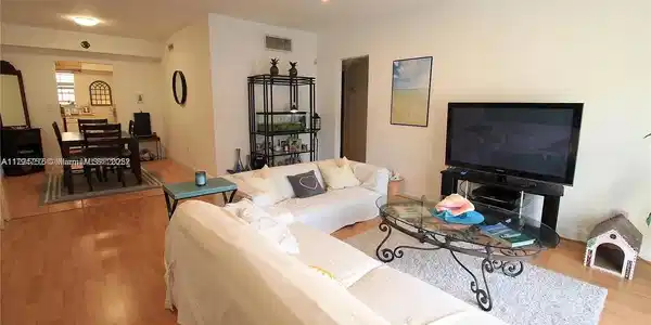 9260 Bay Harbor Ter