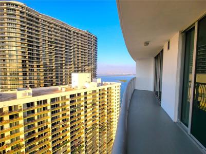 1750 N Bayshore Dr