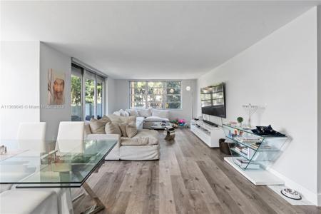 2780 NE 183rd St Unit 101