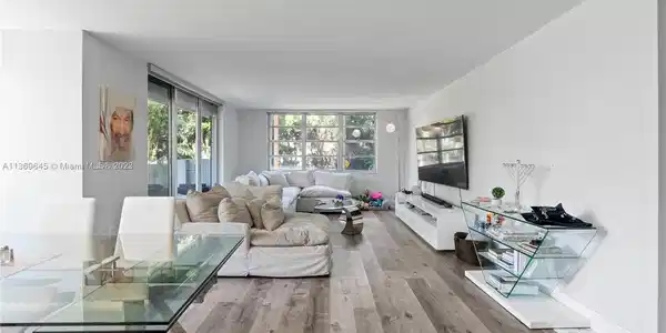 2780 NE 183rd St Unit 101