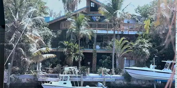 117 South Dr