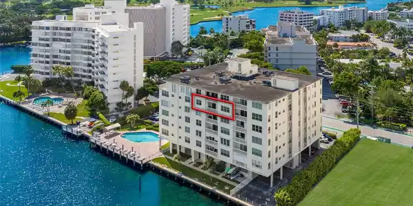 9111 E Bay Harbor Dr