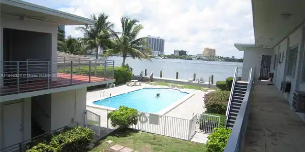 2250 Bay Dr