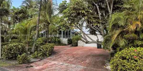 1895 NE 117th Rd