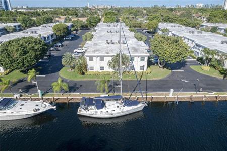 6317 Bay Club