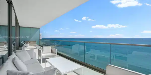 10203 Collins Ave