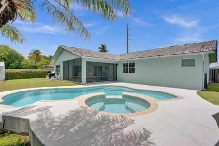 8440 SW 198th St