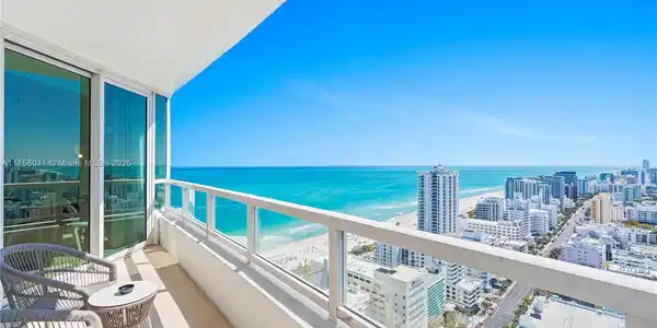4401 Collins Ave