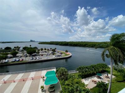 400 Kings Point Dr