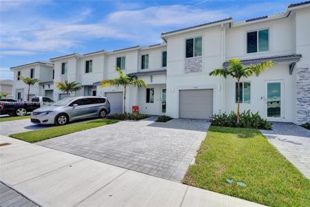 732 SE 13th Court