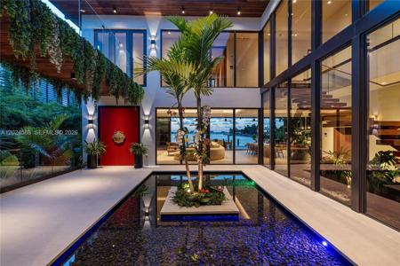 857 N Shore Dr