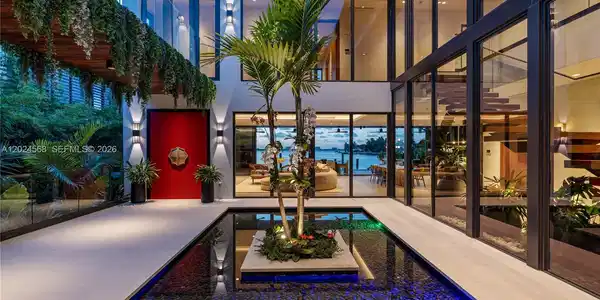 857 N Shore Dr