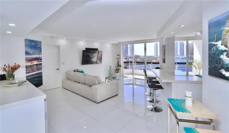 3600 Mystic Pointe Dr
