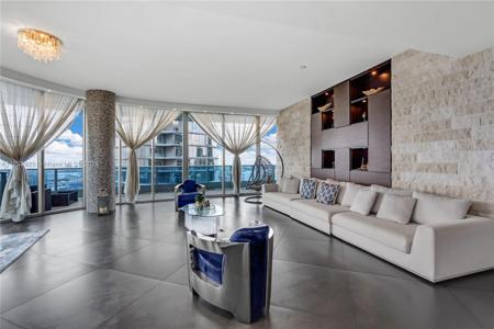 200 Biscayne Boulevard Way