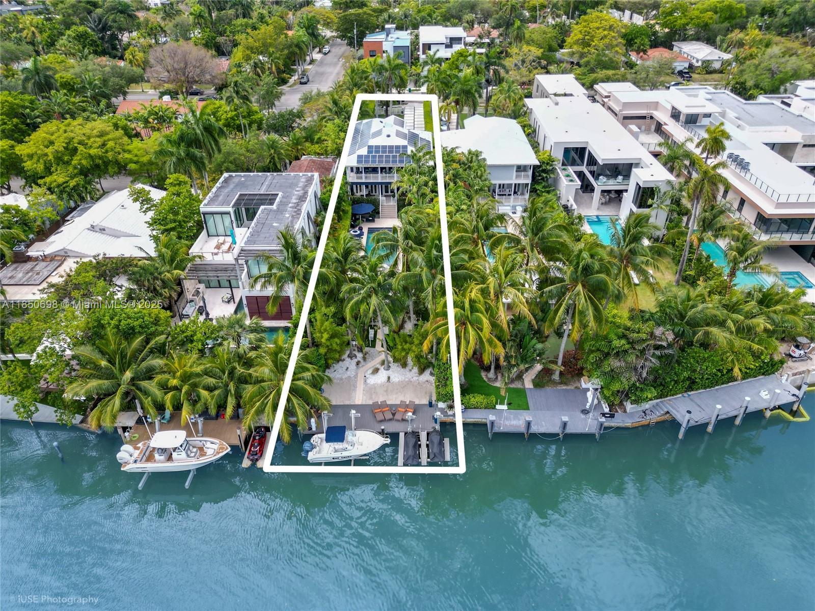 Image 2: Direct Biscayne Bay Waterfront Estate