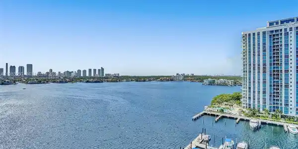 17301 Biscayne Blvd