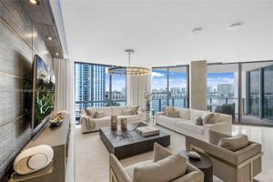 17111 Biscayne Blvd Unit 905-907