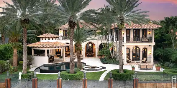 230 Bal Bay Dr
