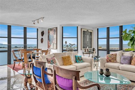 1925 Brickell Ave
