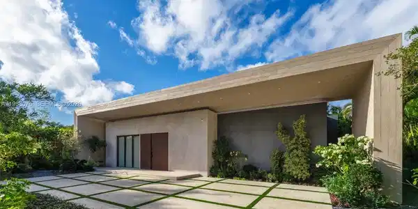661 Melaleuca Ln