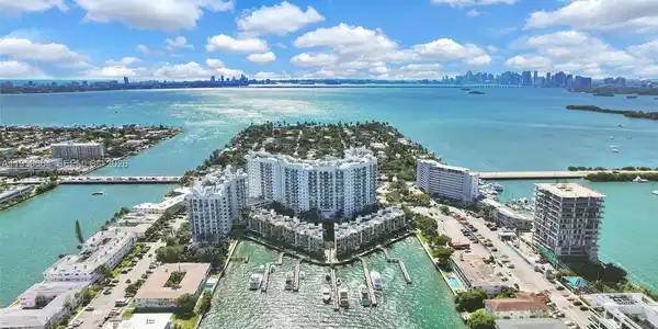 7910 Harbor Island Dr