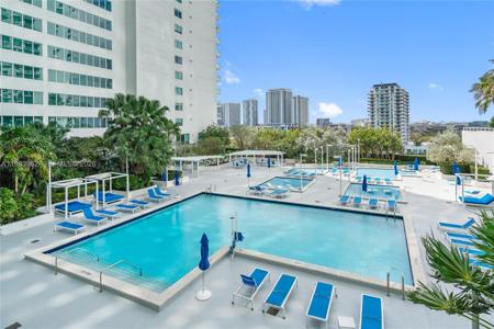 1800 N Bayshore Dr