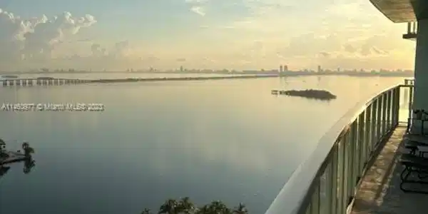 1900 N Bayshore Dr