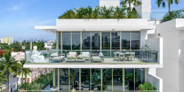 300 Collins Ave