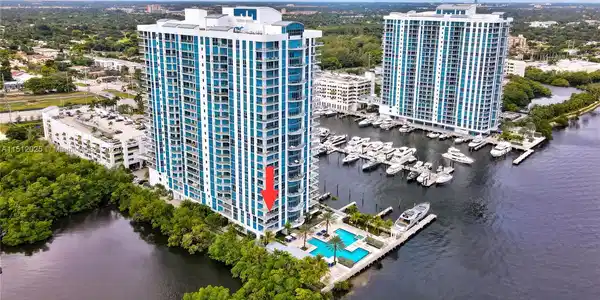17111 Biscayne Blvd